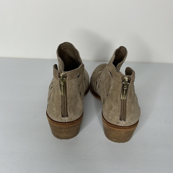 Vince Camuto Genuine Leather Rear Zip Boho Ankle Bootie Sz 8 - Picture 4 of 7